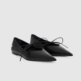 Nikki Flats in Black