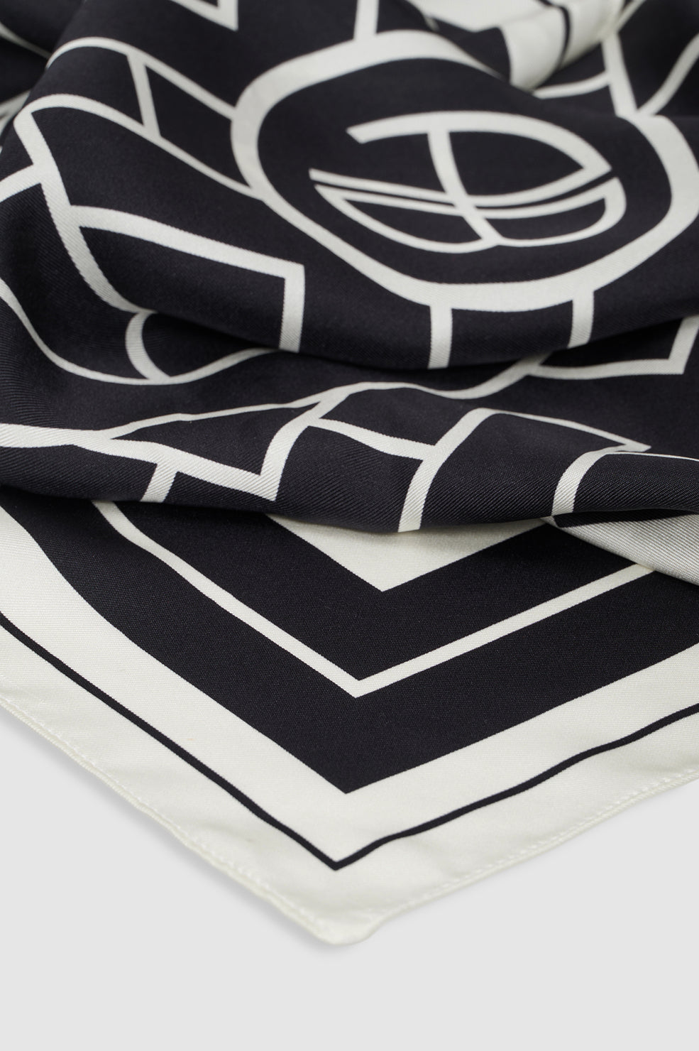 Anine Bing York Scarf AB in Black - styled look