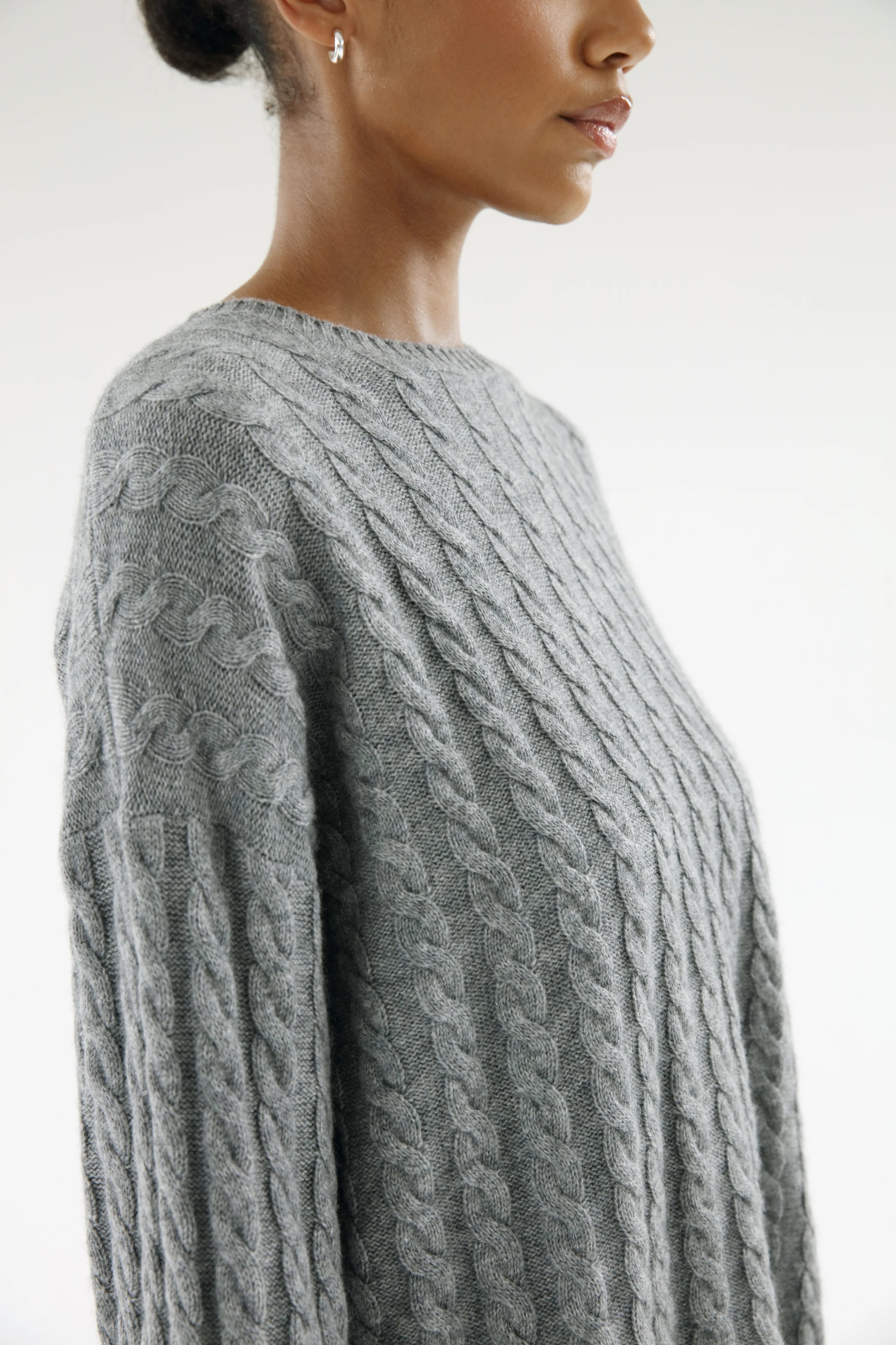 Almada Label Noa Cable Knit Sweater - Grey