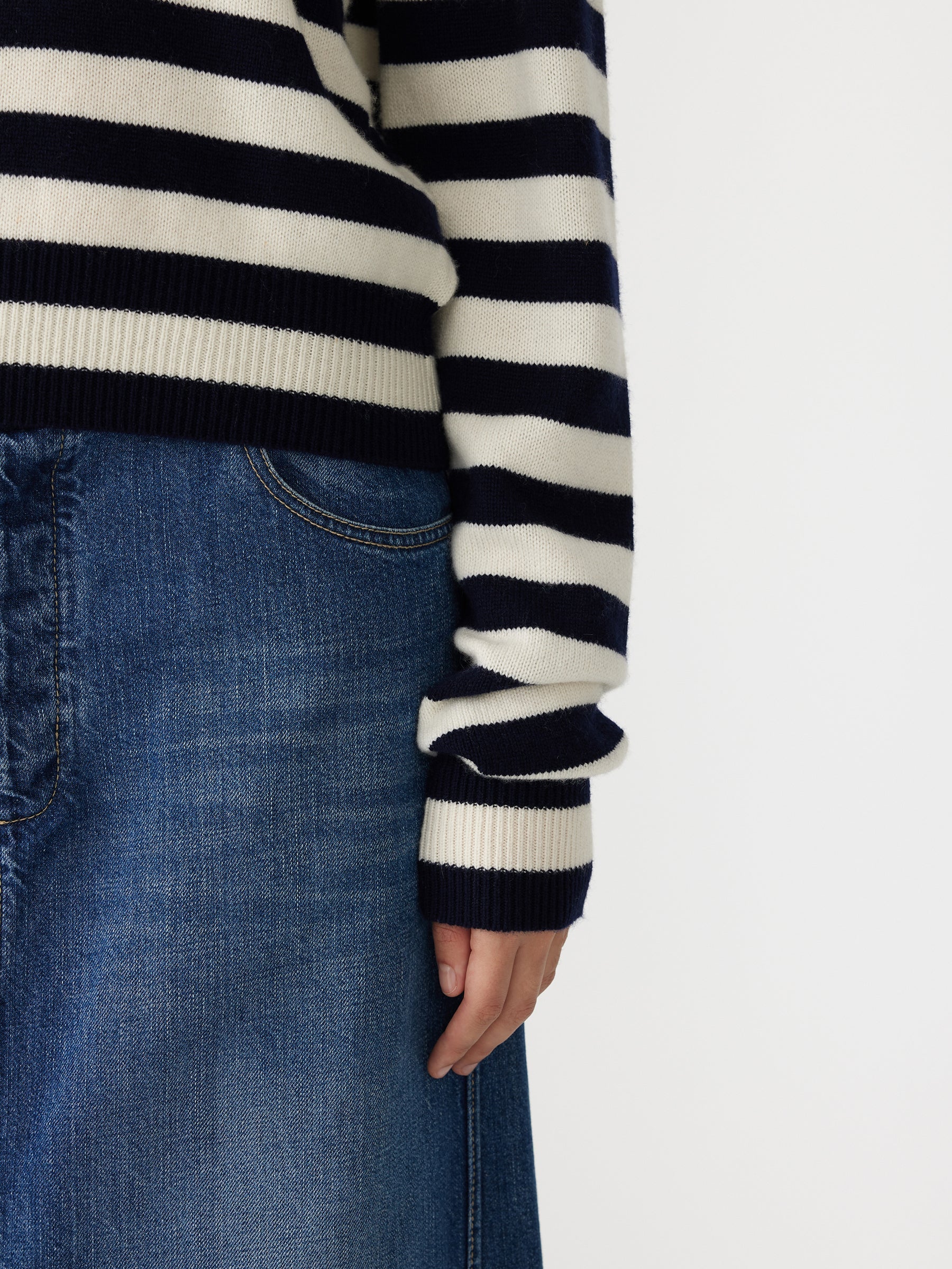 Wool Cashmere Classic Knit | Navy and White