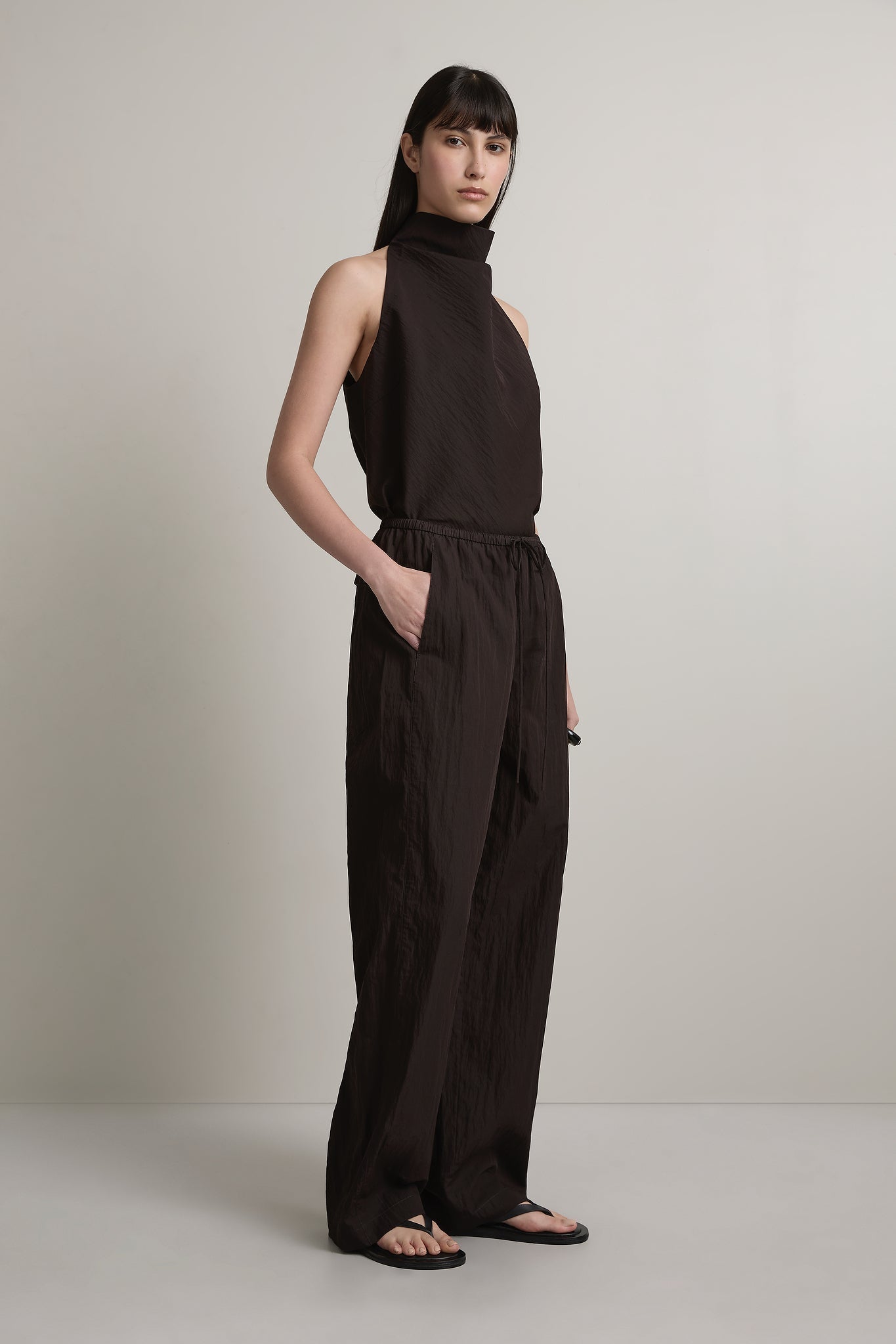 A Emery Lore Pant in Bistre - side view
