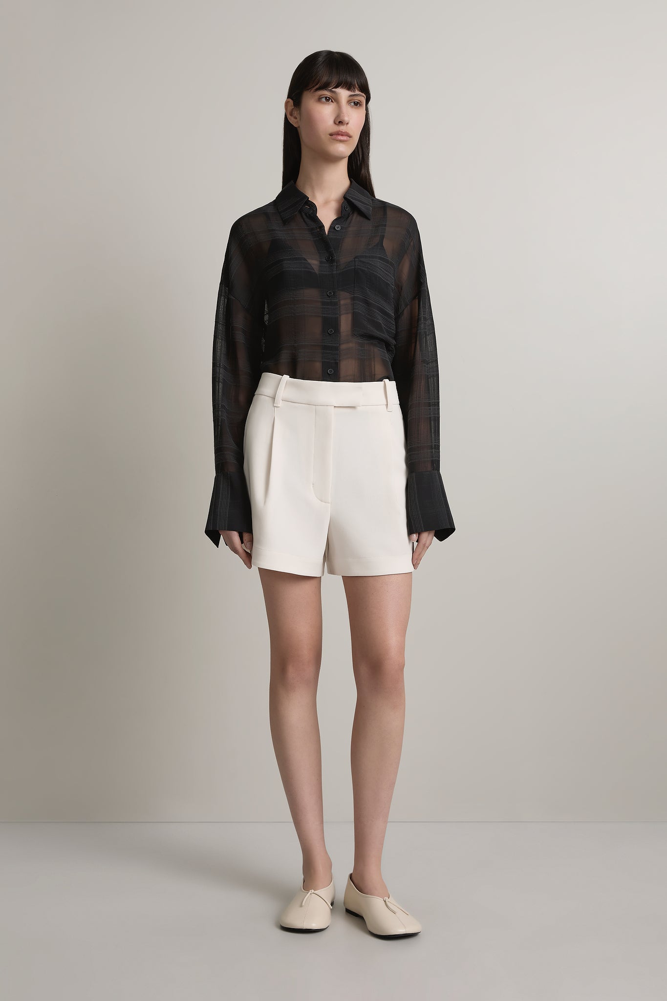 A Emery Tonkin Short in Oyster - side view