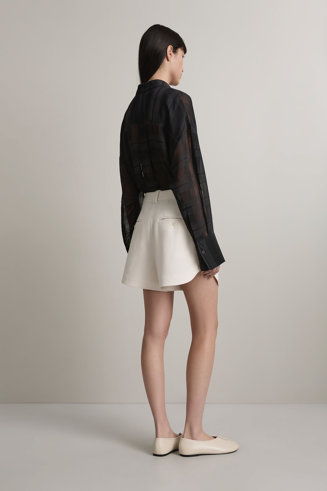 A Emery Tonkin Short in Oyster - outfit inspiration
