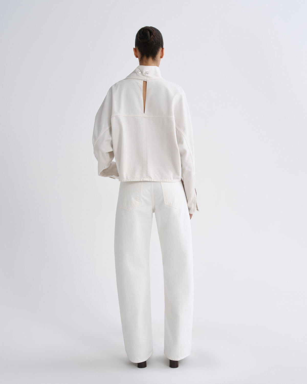 Agolde Arc Jean Loose Wide 32 in Chalk White - detail view