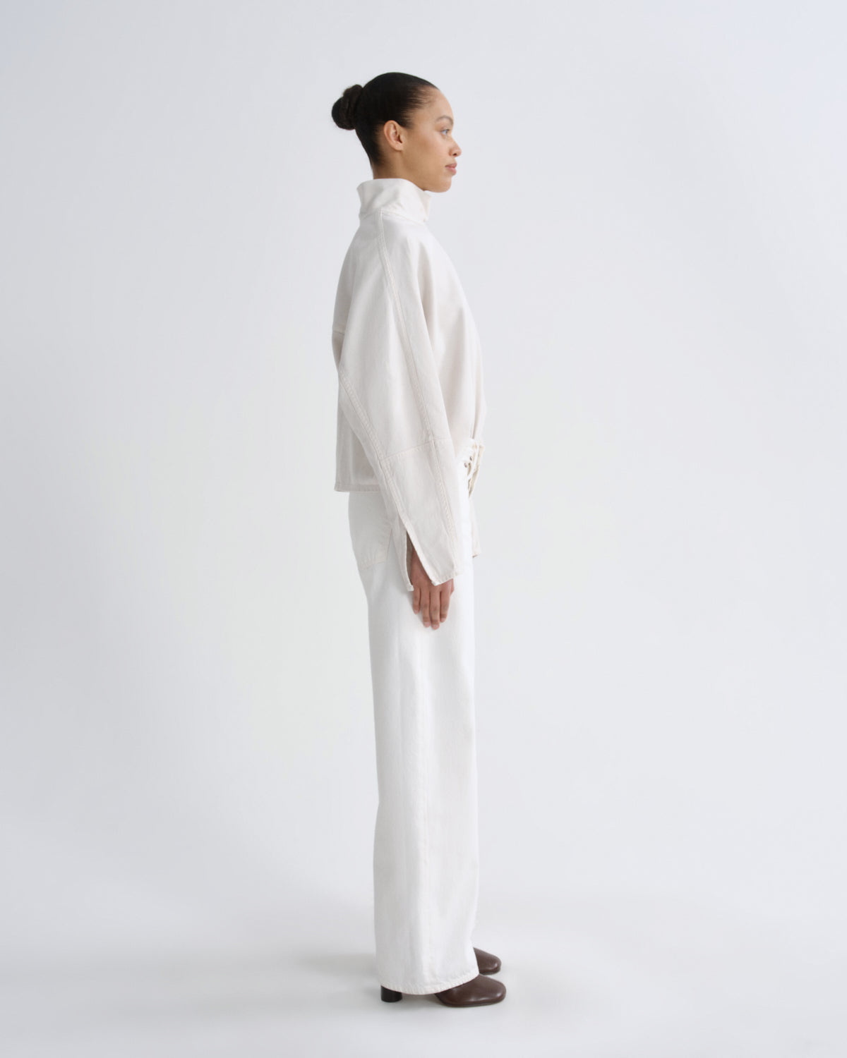 Agolde Arc Jean Loose Wide 32 in Chalk White - styled look