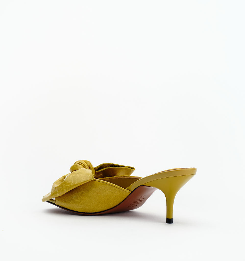 Alias Mae Sybil Heel in Citrus Oily Crinkle Leather - styled look