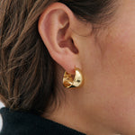 Anna Rossi Curve Hoop in Gold