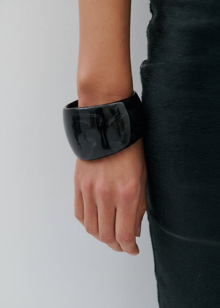 Anna Rossi Ode Bangle in Black