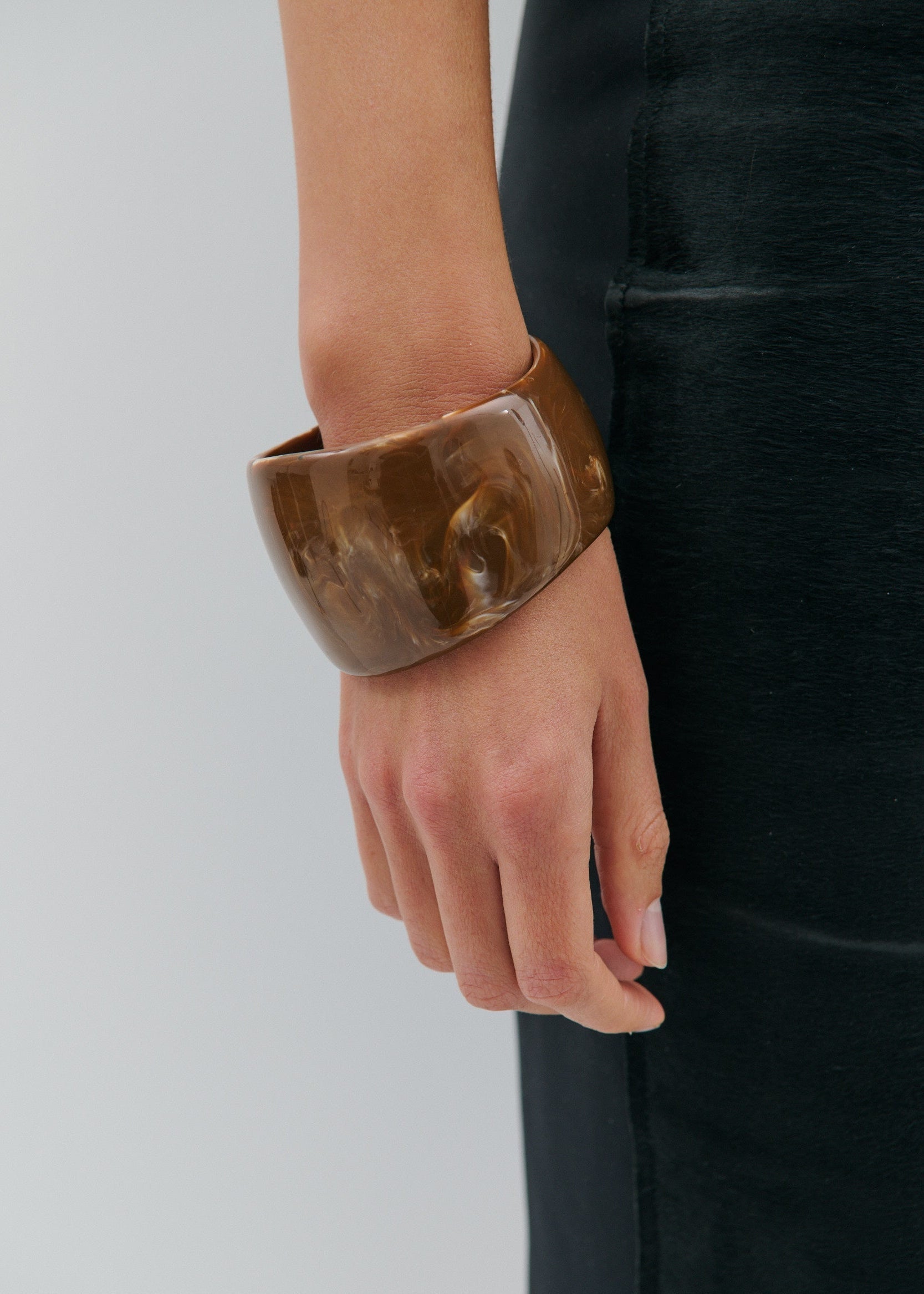 Anna Rossi Ode Bangle in Chocolate