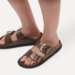 Birkenstock Arizona Droplet Buckle High Shine Sandal in Carafe Patent Narrow - close up