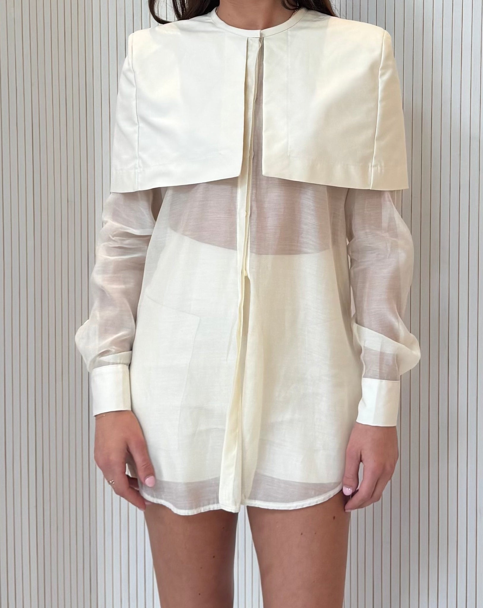 Artclub Rossini Shorts in Creme Fraiche - side view