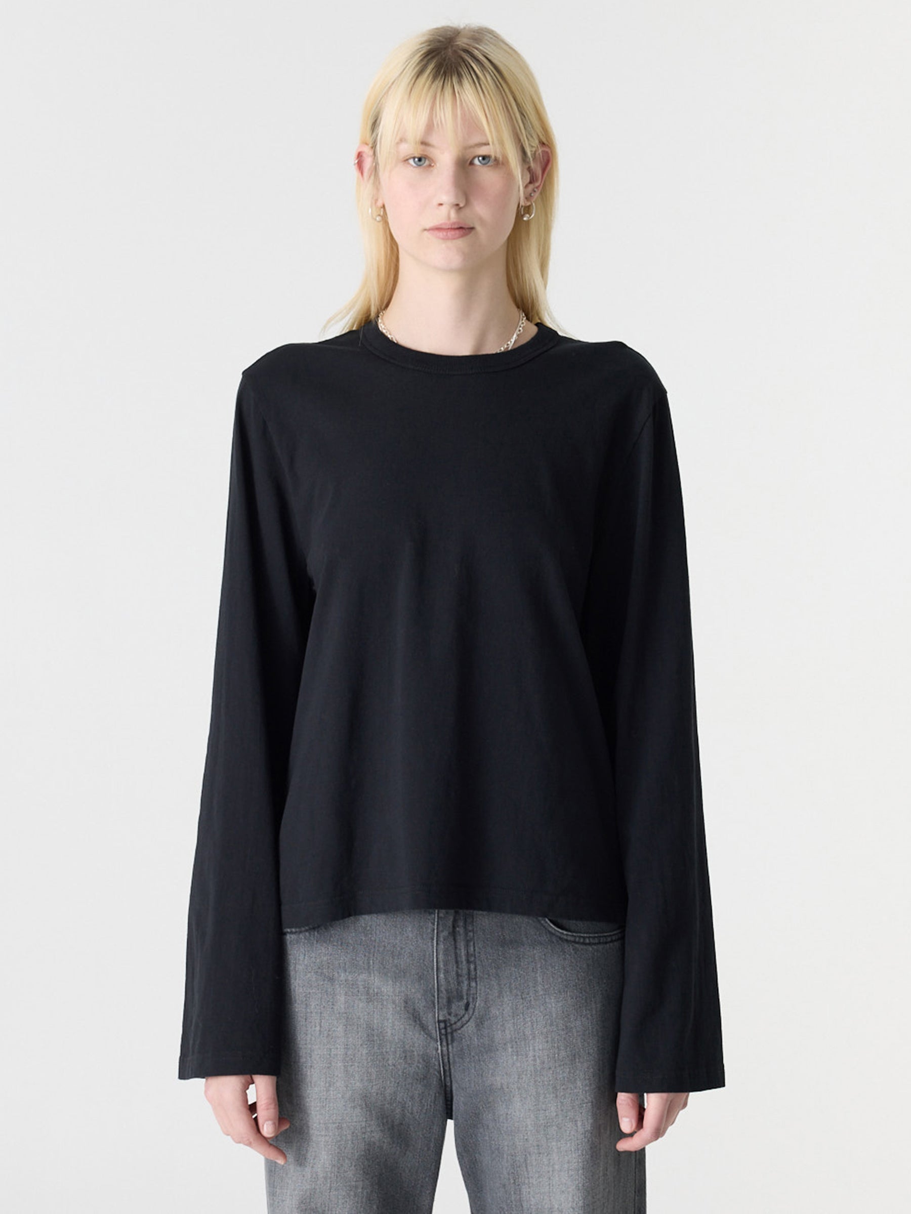 Bassike Boxy Wide Slv T-Shirt in Black - side view