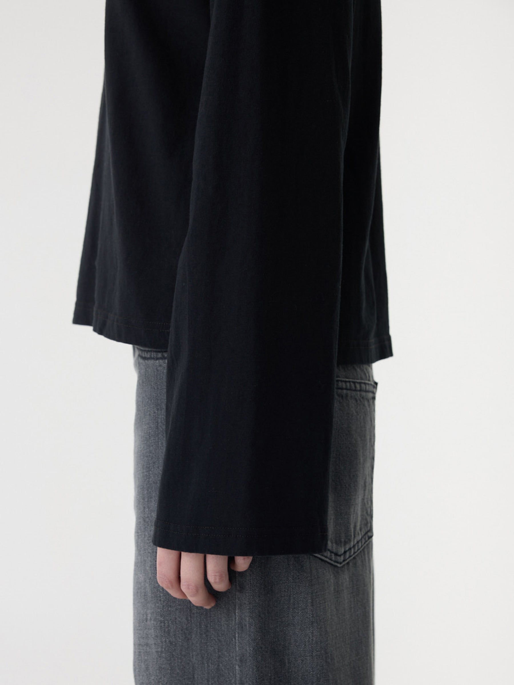 Bassike Boxy Wide Slv T-Shirt in Black - detail view