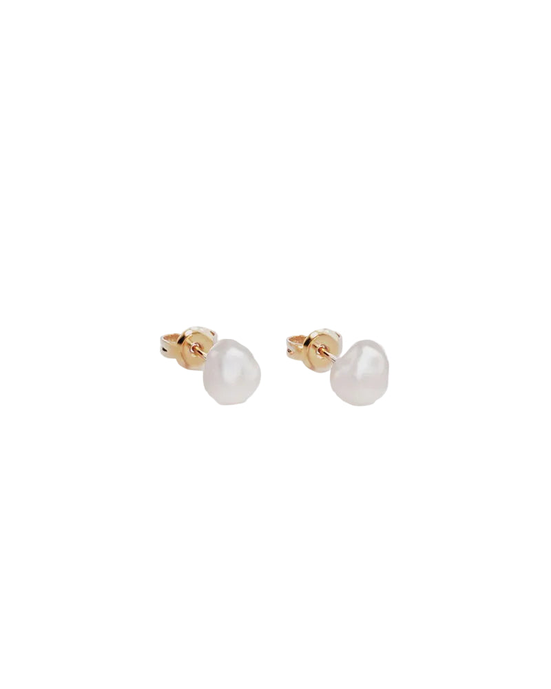 By Charlotte Under The Moonlight Pearl Stud Earrings in 18K Gold Vermeil