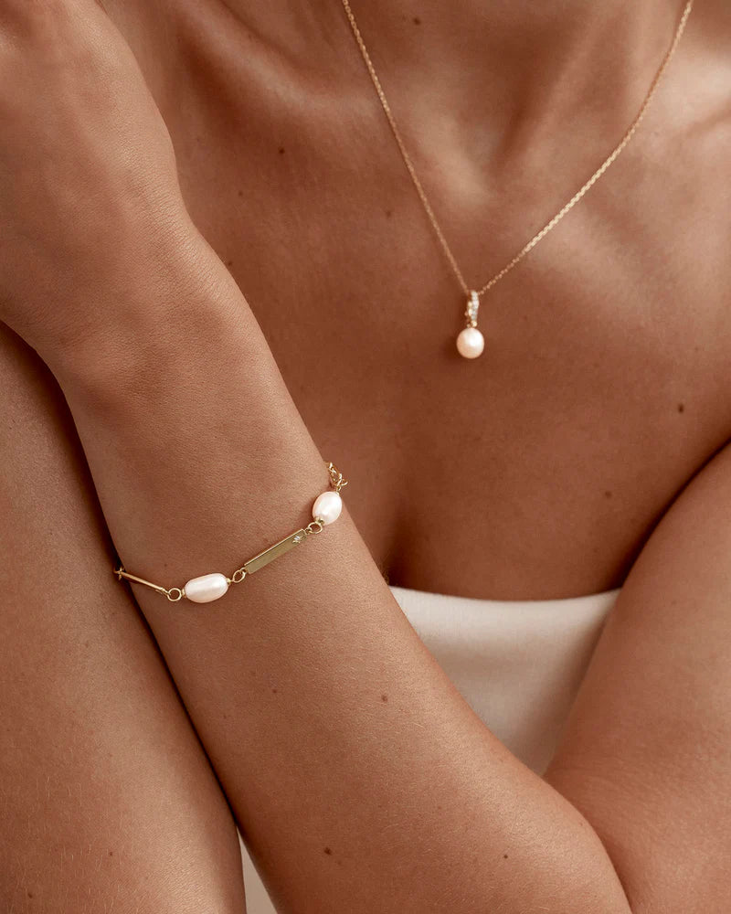 By Charlotte Connected by Love Engravable Pearl Bracelet in 18K Gold Vermeil