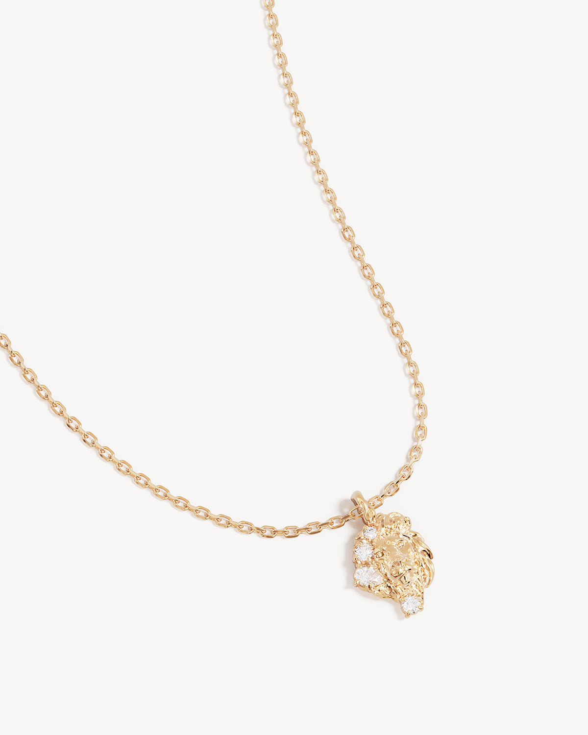 By Charlotte You Are Magic Zodiac Necklace Leo in 18k Gold Vermeil - detail view