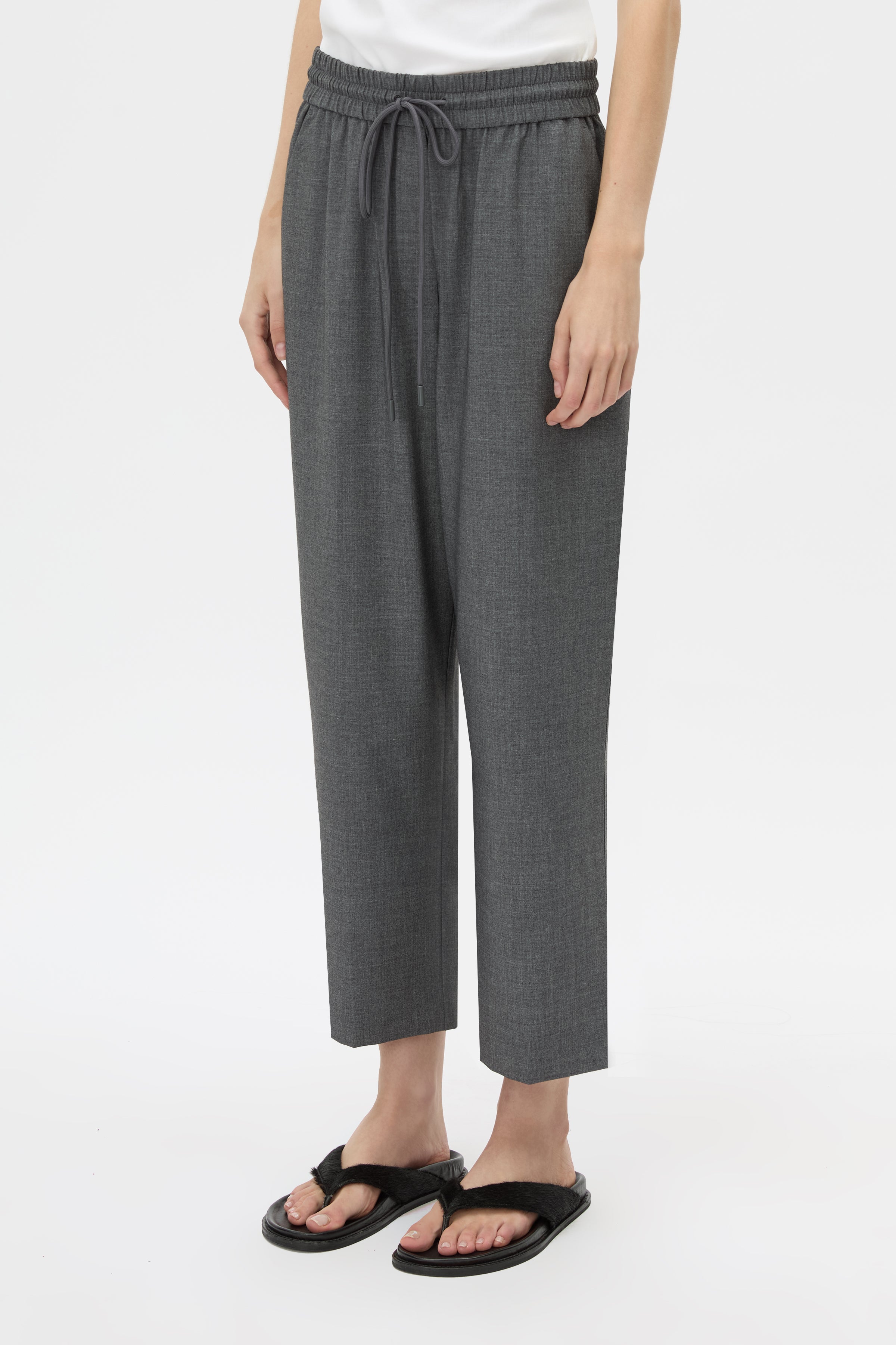 Camilla and Marc Vector Crop Pant 2.0 in Charcoal - outfit inspiration