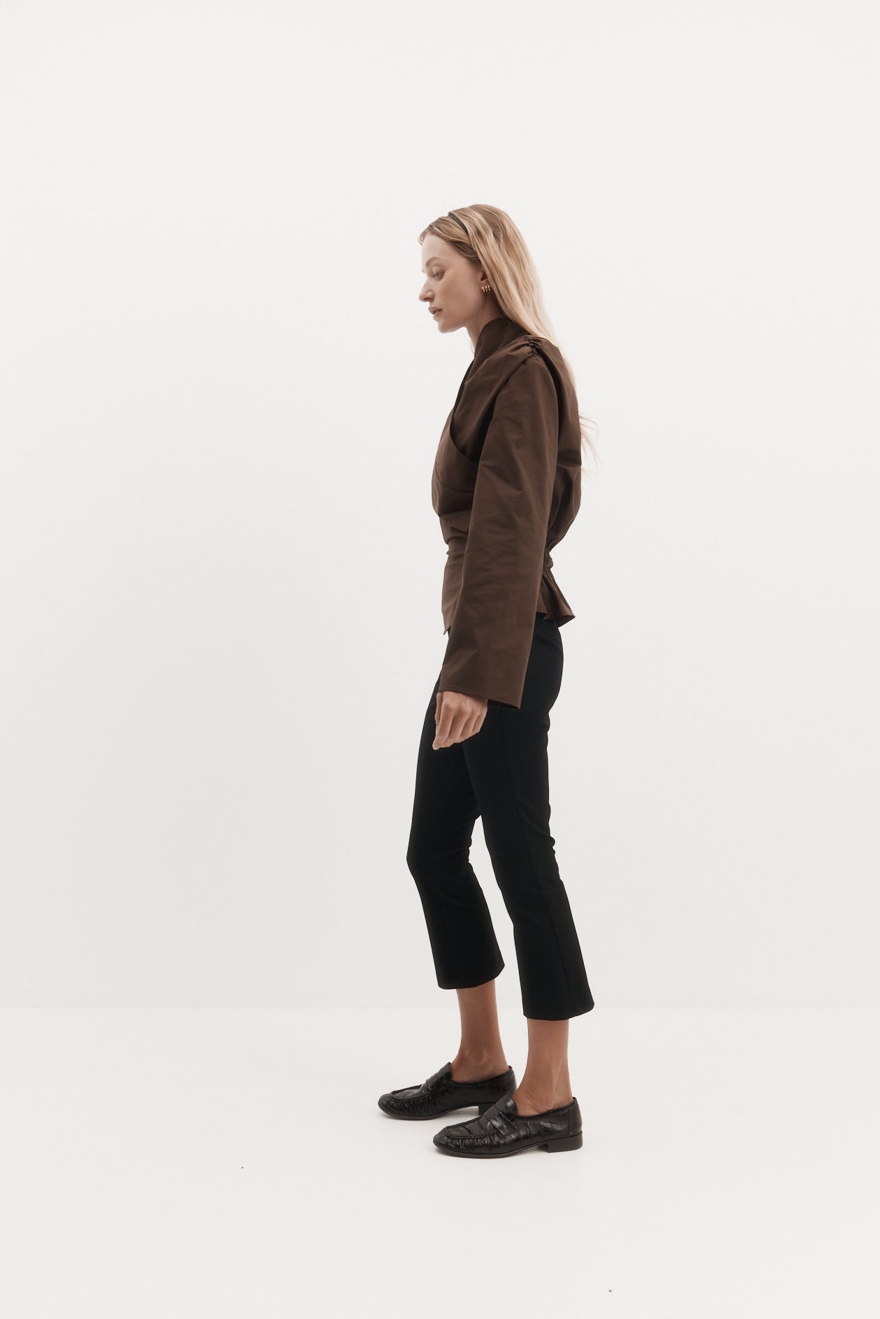 Harris Tapper Capri Trouser in Black - styled look