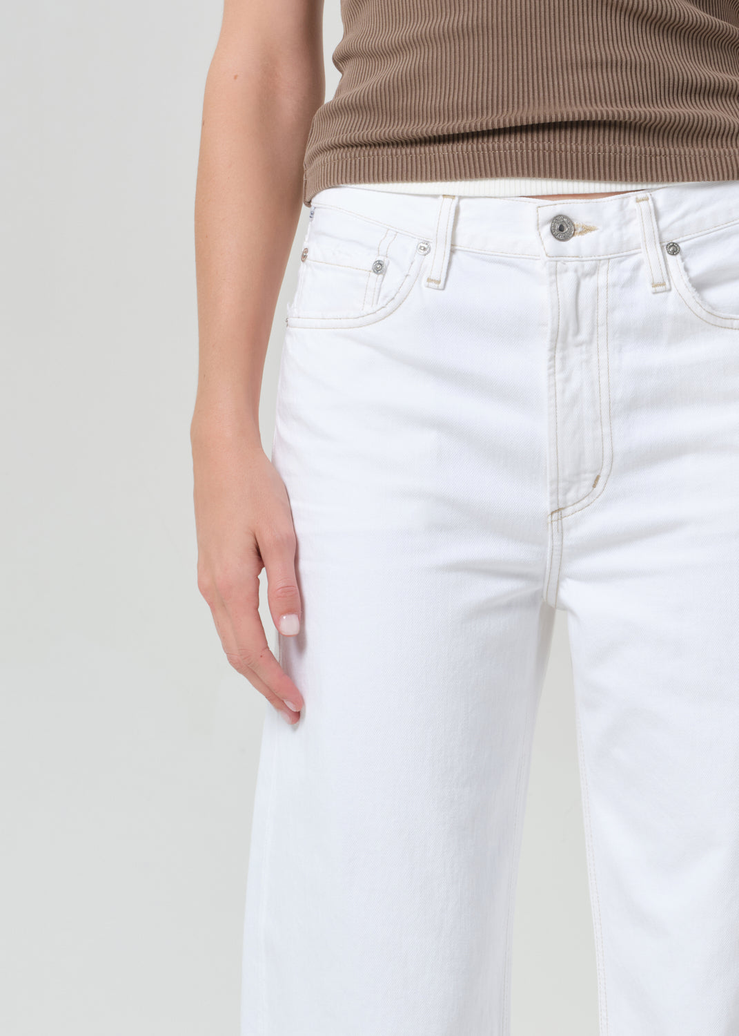 Citizens Of Humanity Miro Relaxed Jean in Soft White - close up