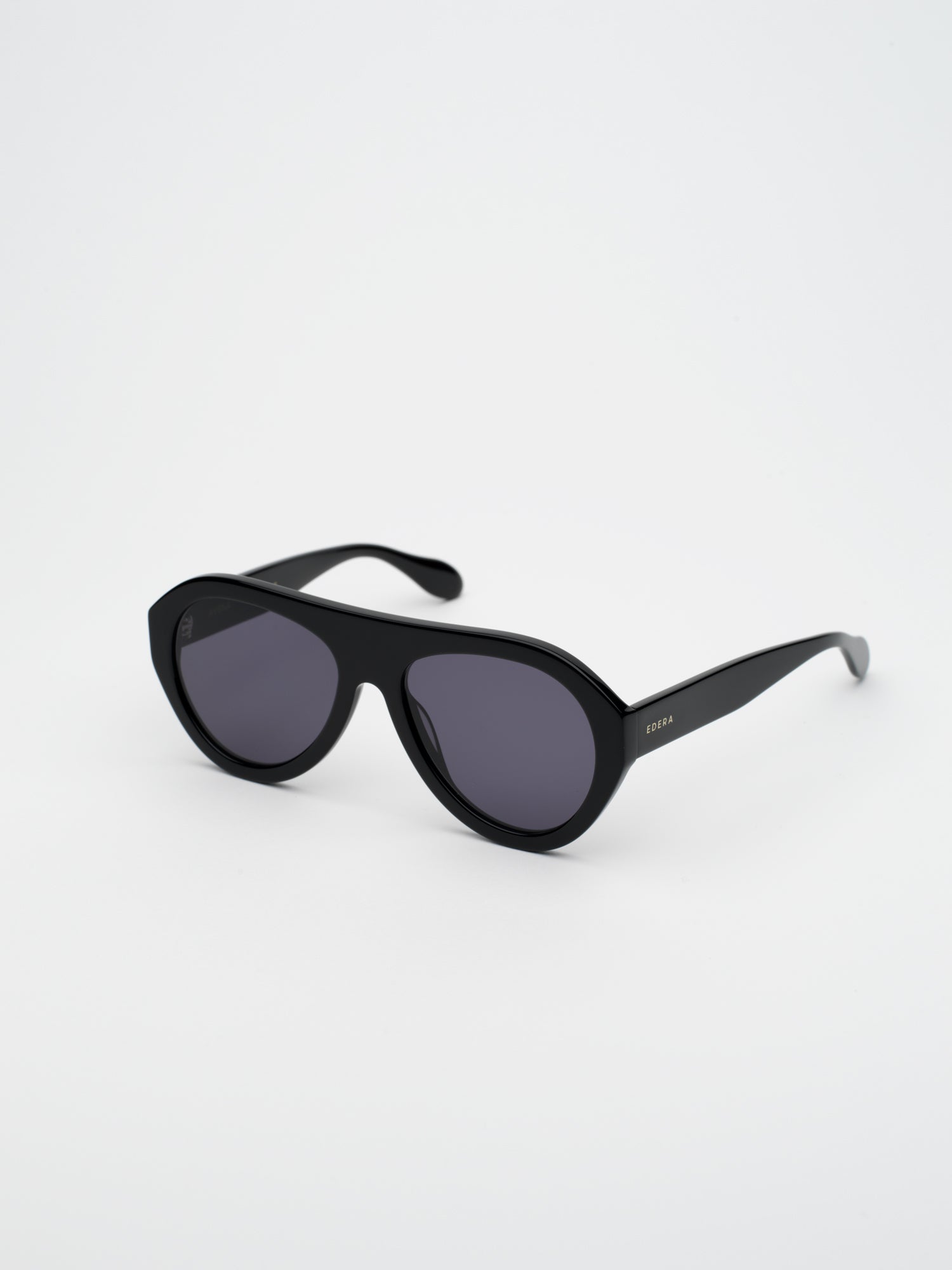 Edera Eyewear Avena in Black - detail view