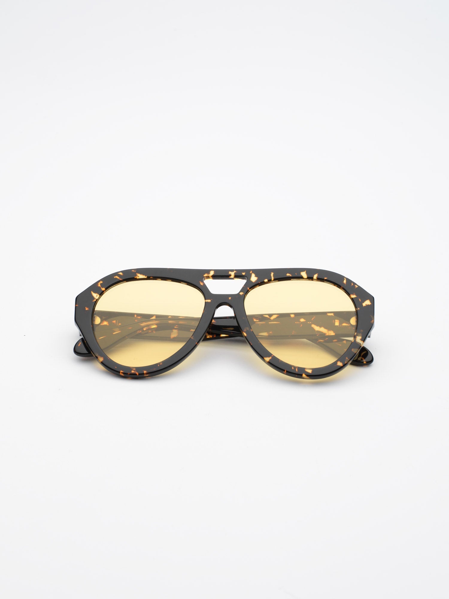 Edera Eyewear Juliet in Scales - styled look
