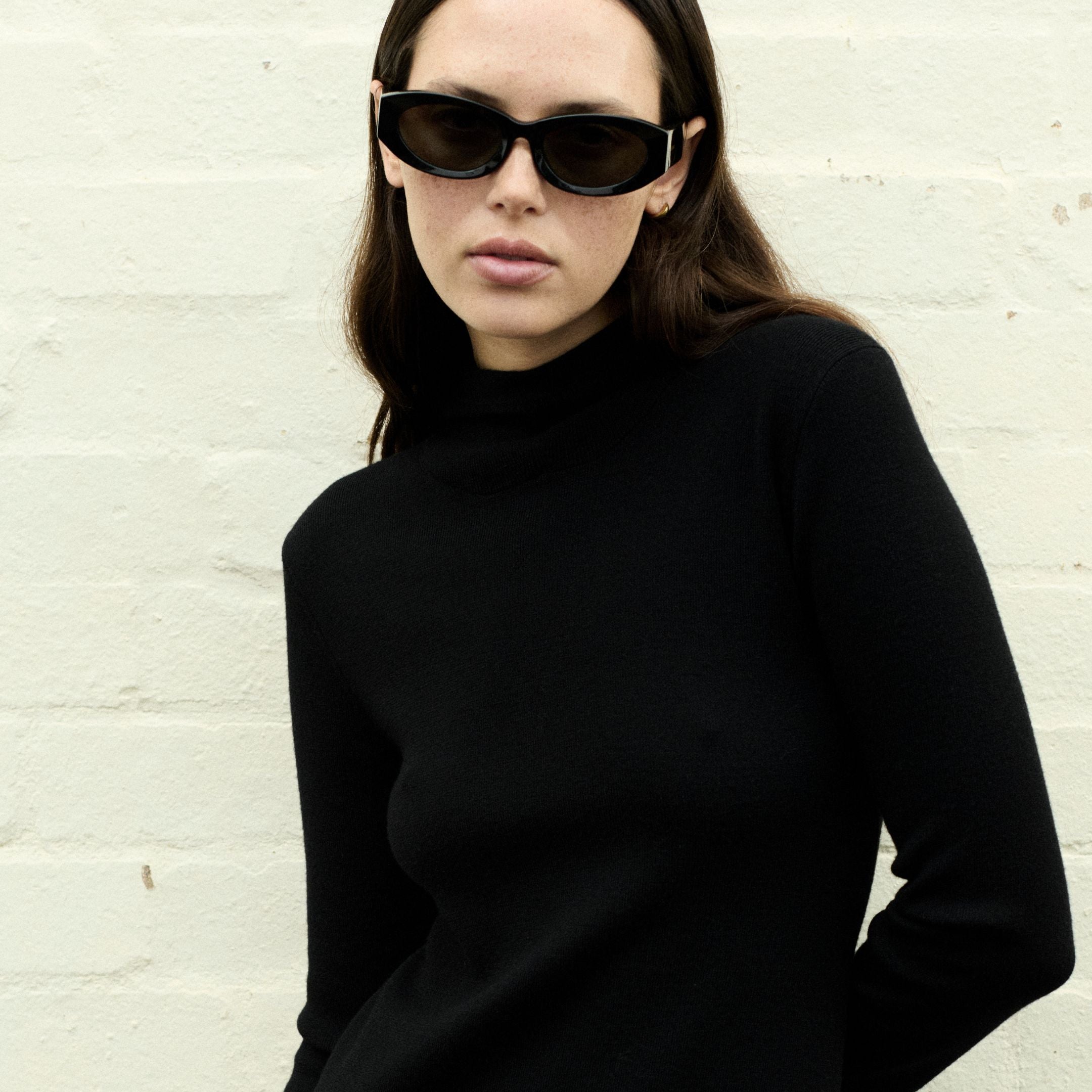 Edera Eyewear Margaux in Black - side view