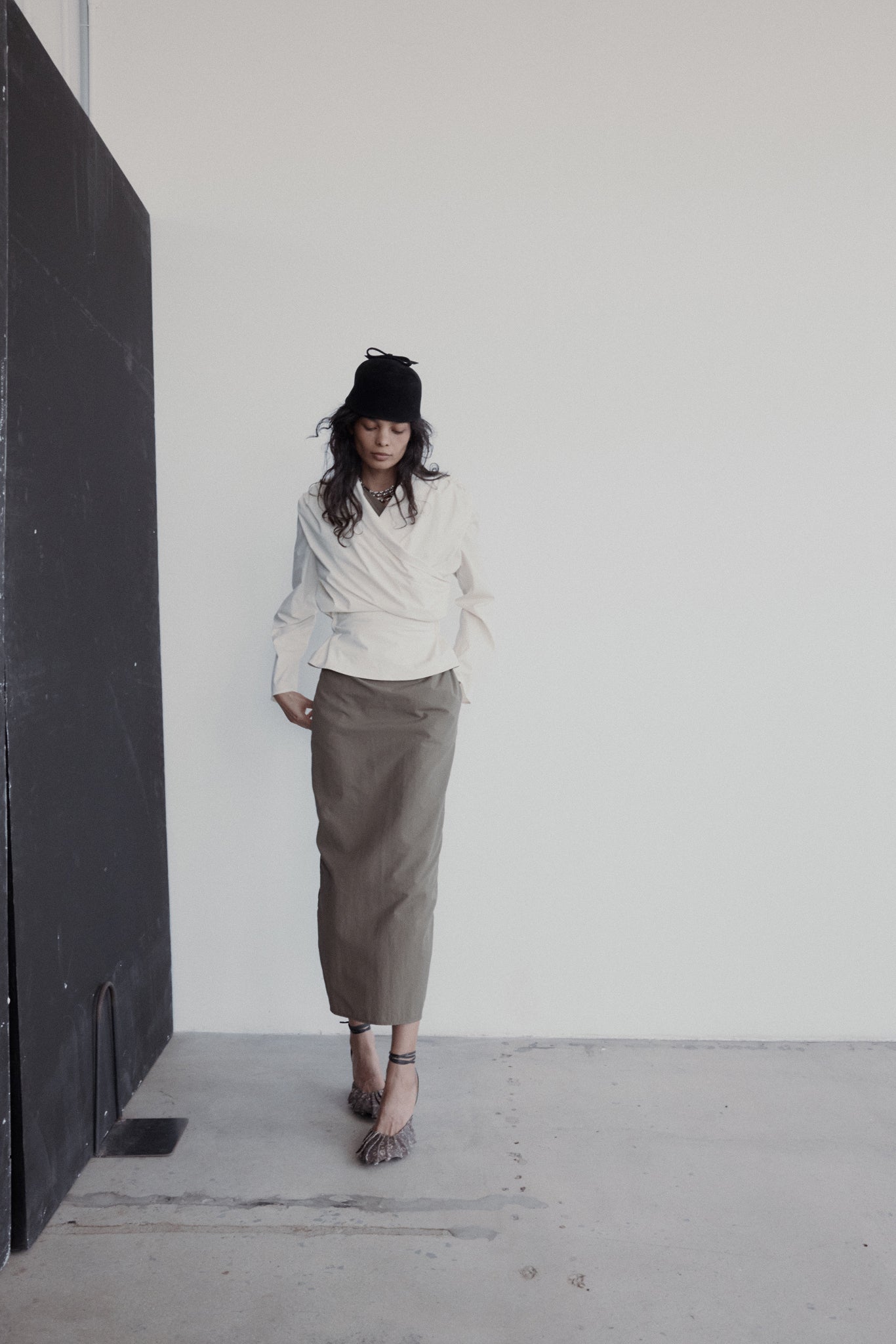 Harris Tapper Long Sleeve Chaimberlain Top in Vanilla - outfit inspiration