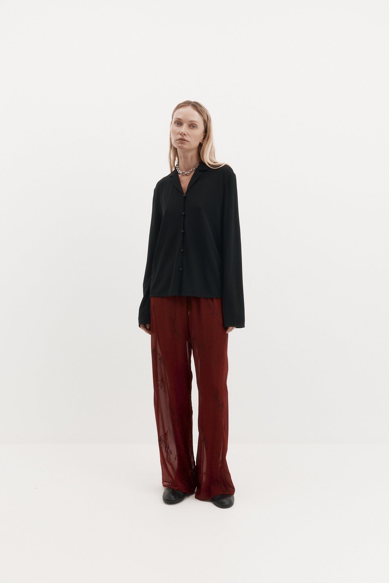 Harris Tapper Iris Shirt in Black - side view