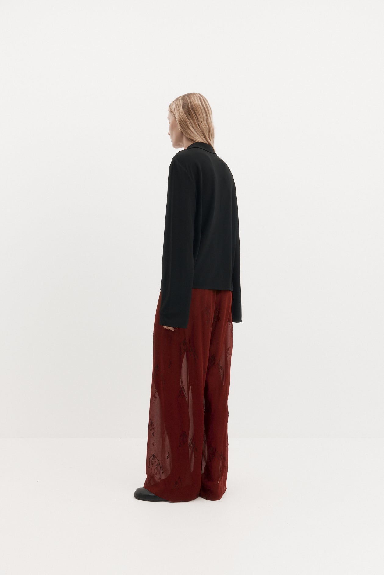 Harris Tapper Iris Shirt in Black - detail view