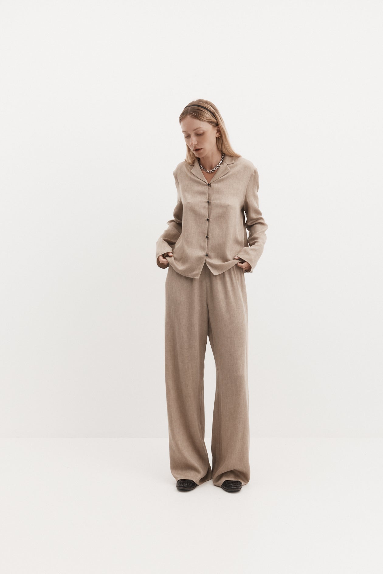 Harris Tapper Irving Trouser in Sand - side view