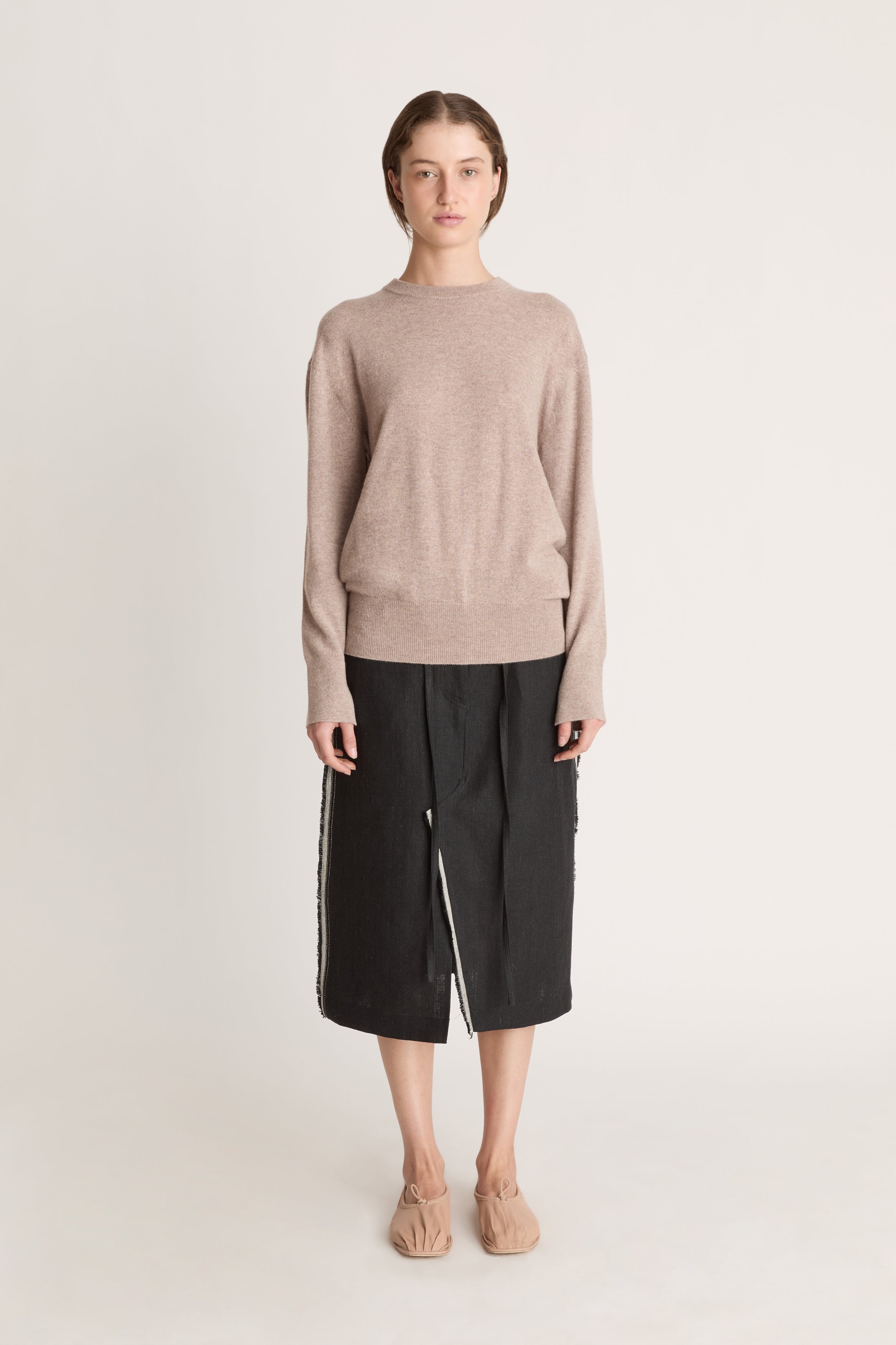 Lee Mathews Cashmere Crewneck in Chestnut
