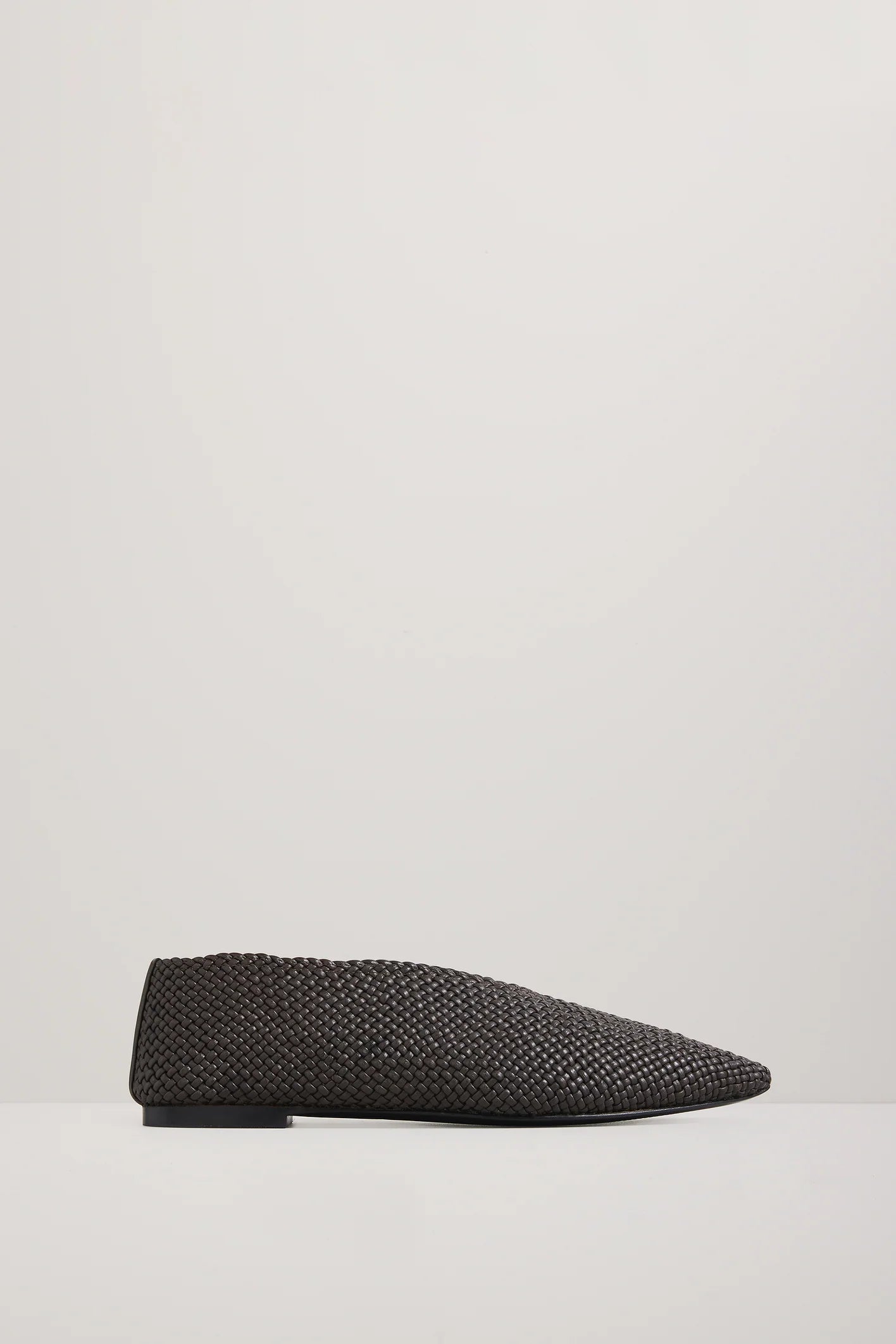 A Emery Lima Flat in Mulch Woven