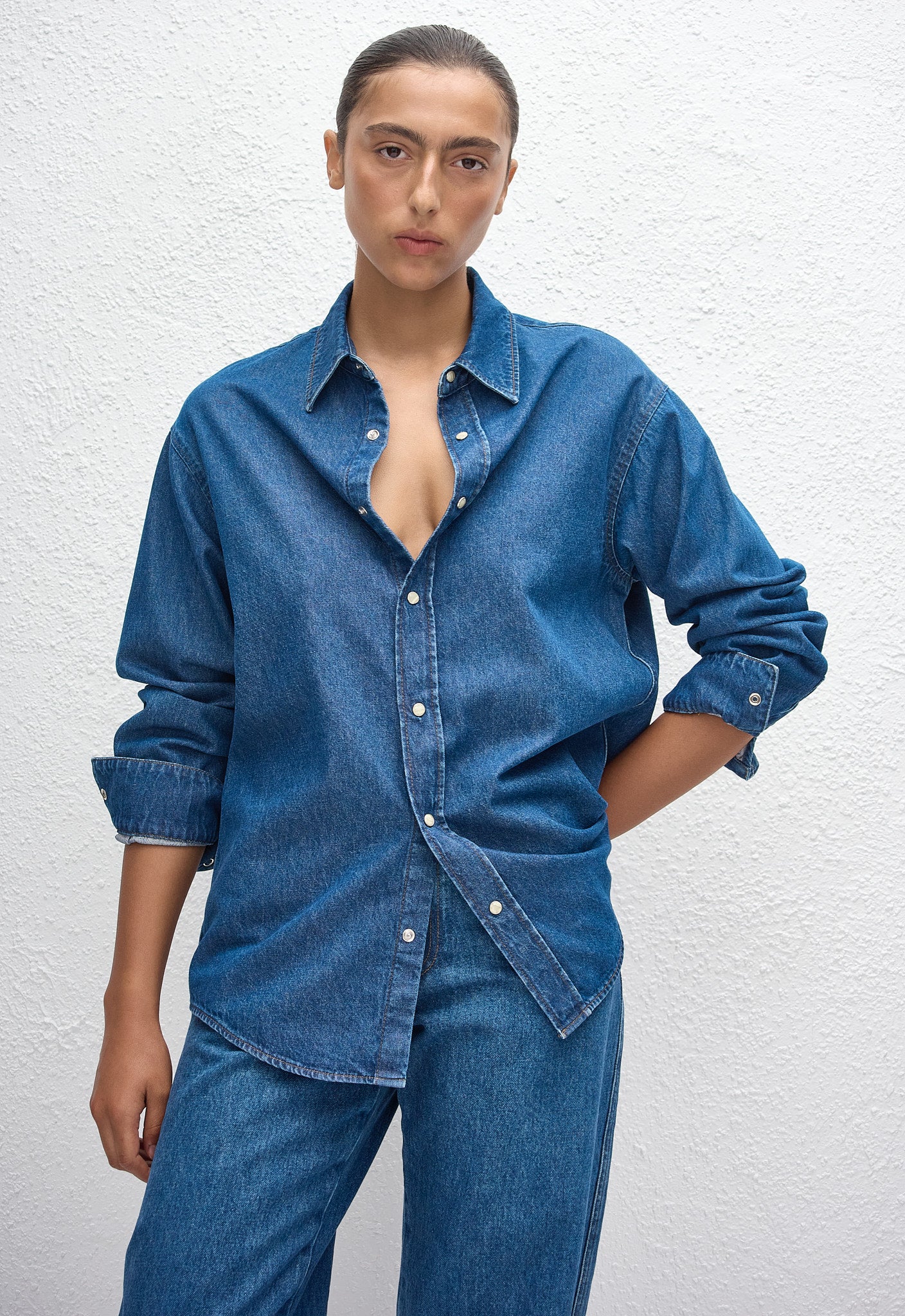Matteau Denim Shirt in Classic Wash - detail view