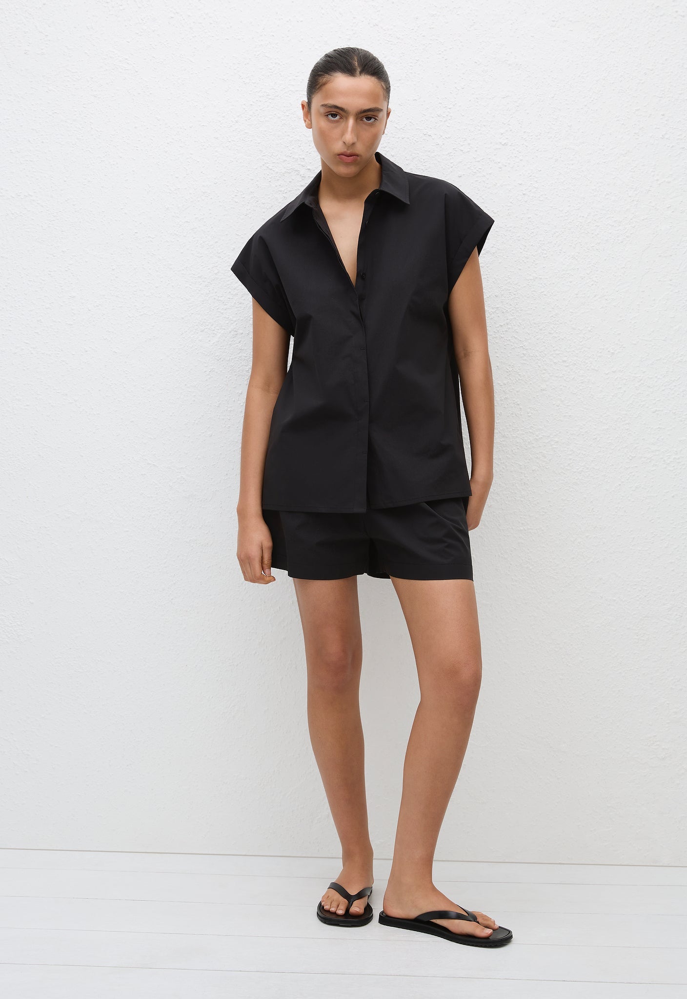 Matteau Relaxed Sleeveless Shirt in Black