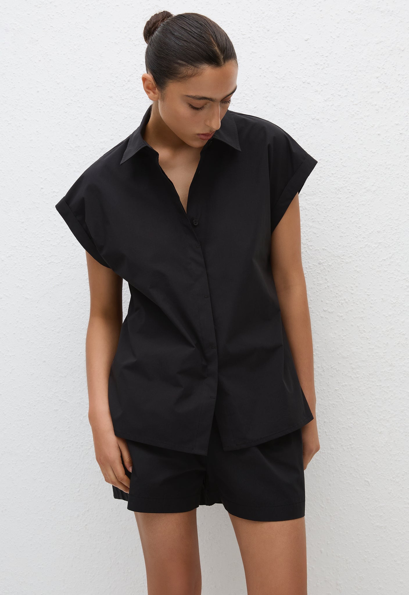 Matteau Relaxed Sleeveless Shirt in Black - side view