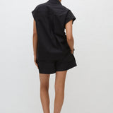 Matteau Relaxed Sleeveless Shirt in Black - detail view