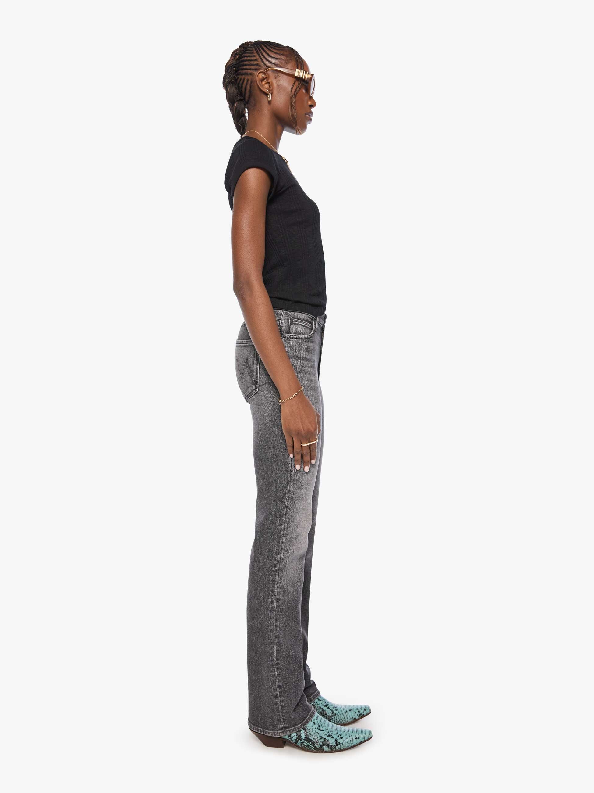 Mother The Kick It in Cliffhanger - side view