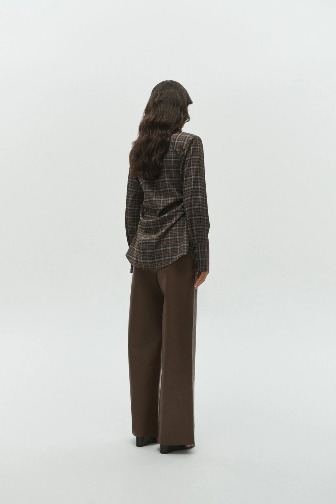 One of Others Porter Pant in Cocoa - detail view
