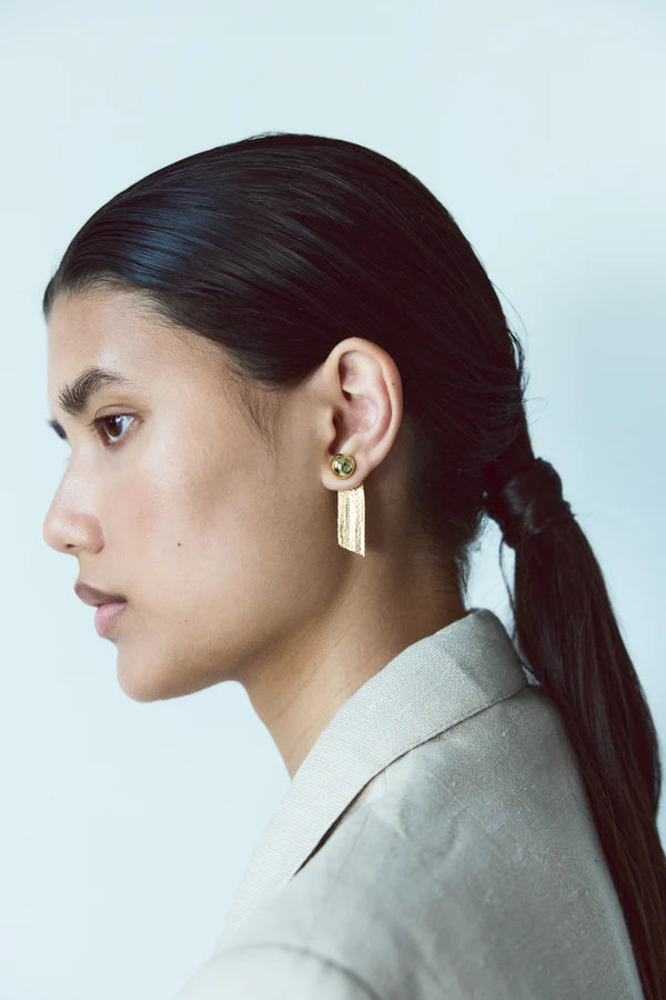 Pearl Octopuss.y Tiny Medusa Studs in Gold