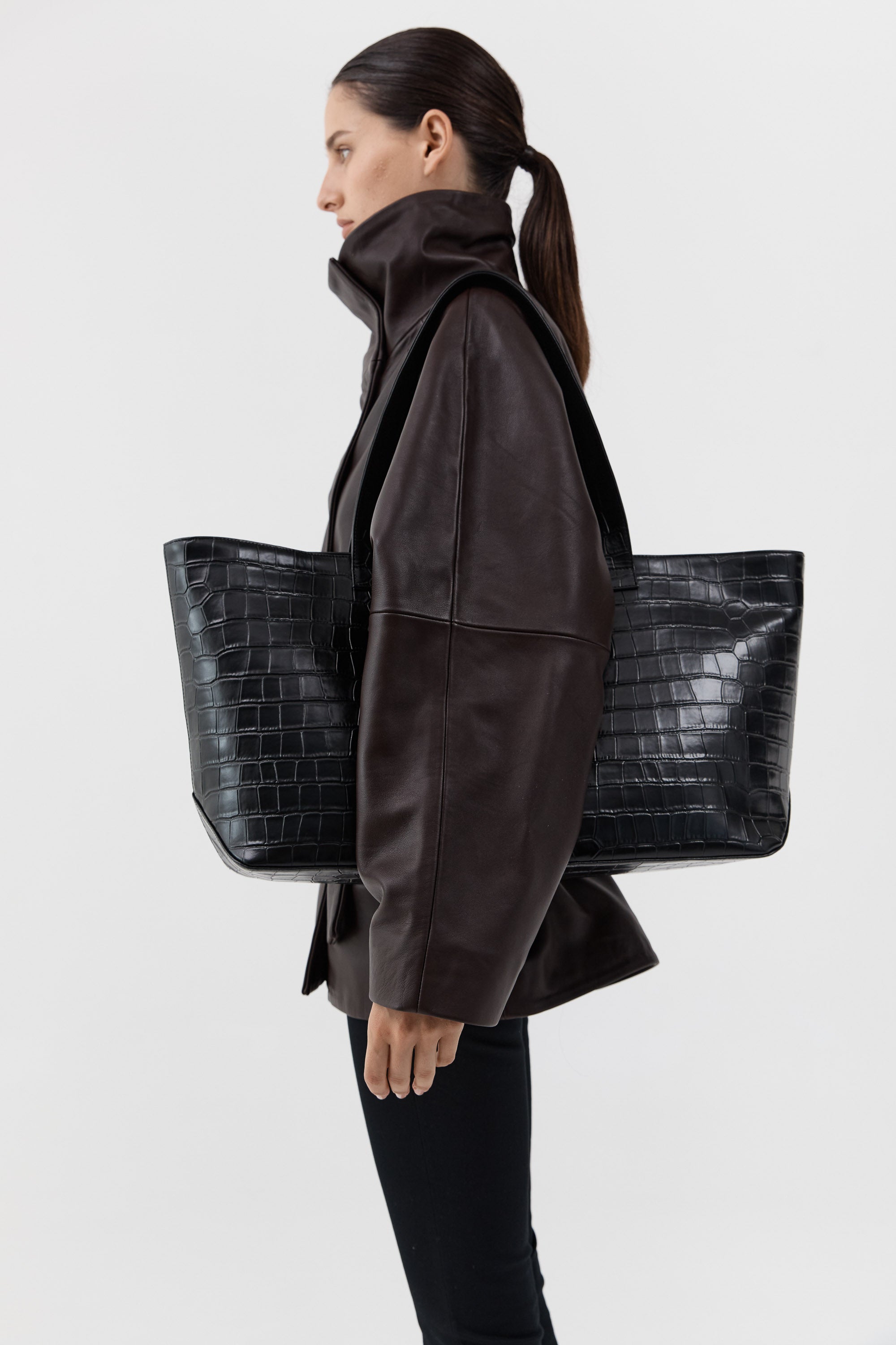 St Agni Carryall Tote in Croc Embossed Black - detail view