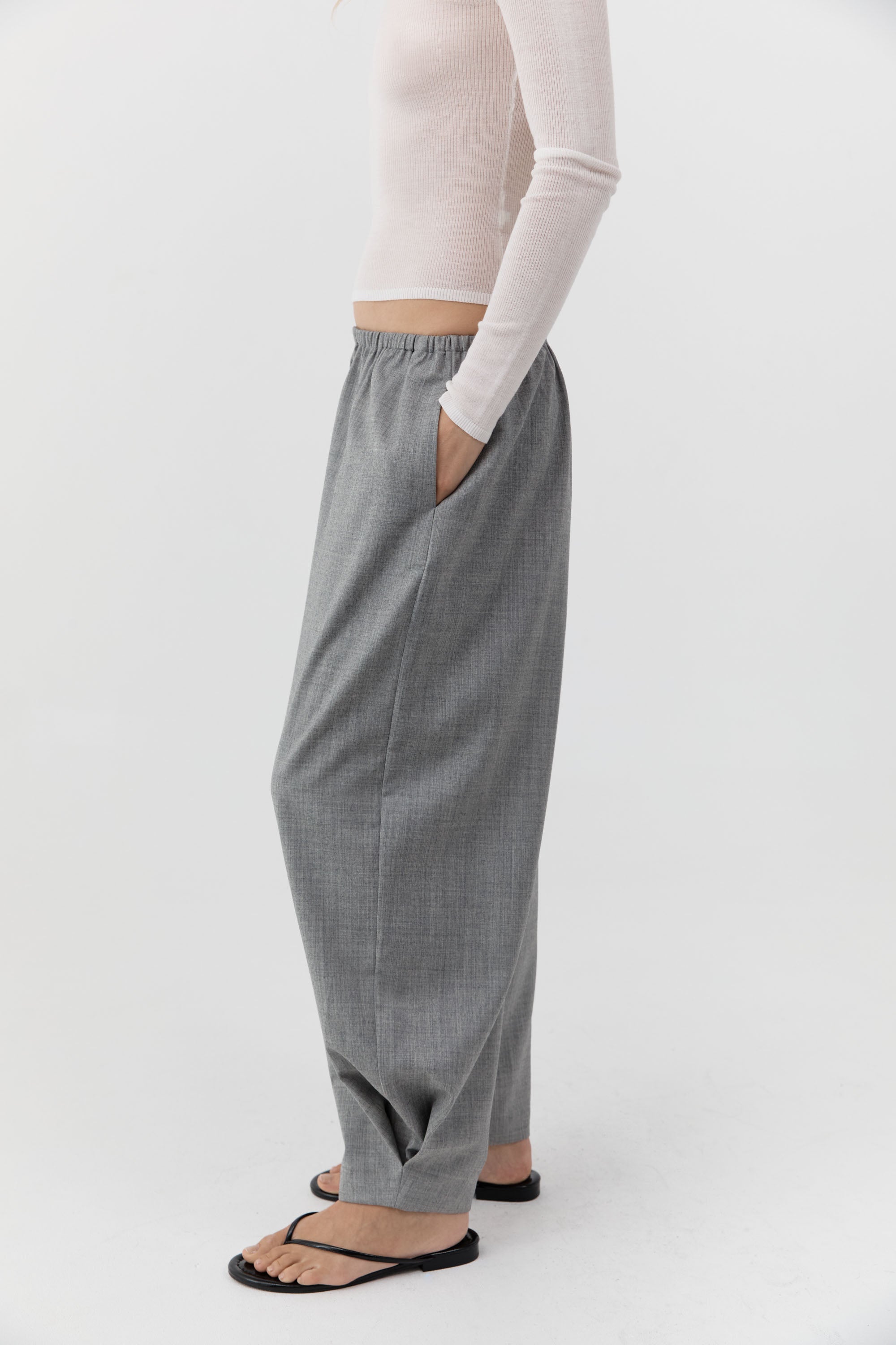 St Agni Relaxed Balloon Pants in Cobblestone - close up