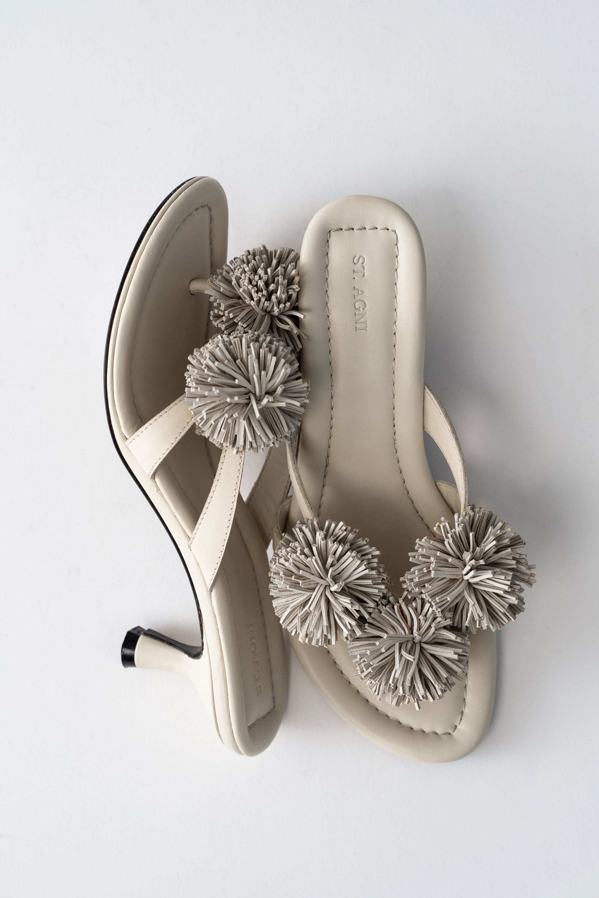 St Agni Urchin Heel 50 in Parchment - close up