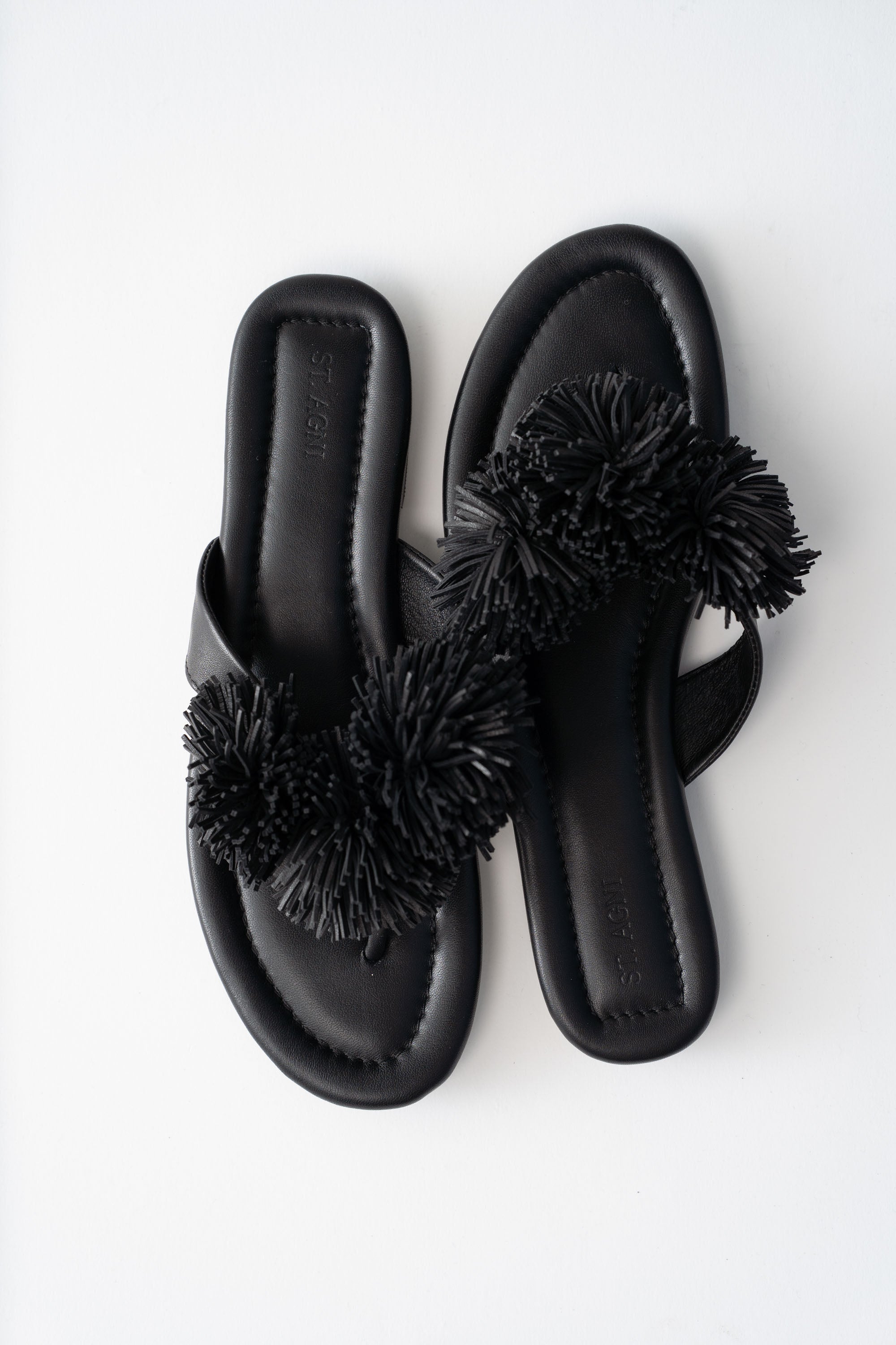 St Agni Urchin Slide in Black - close up