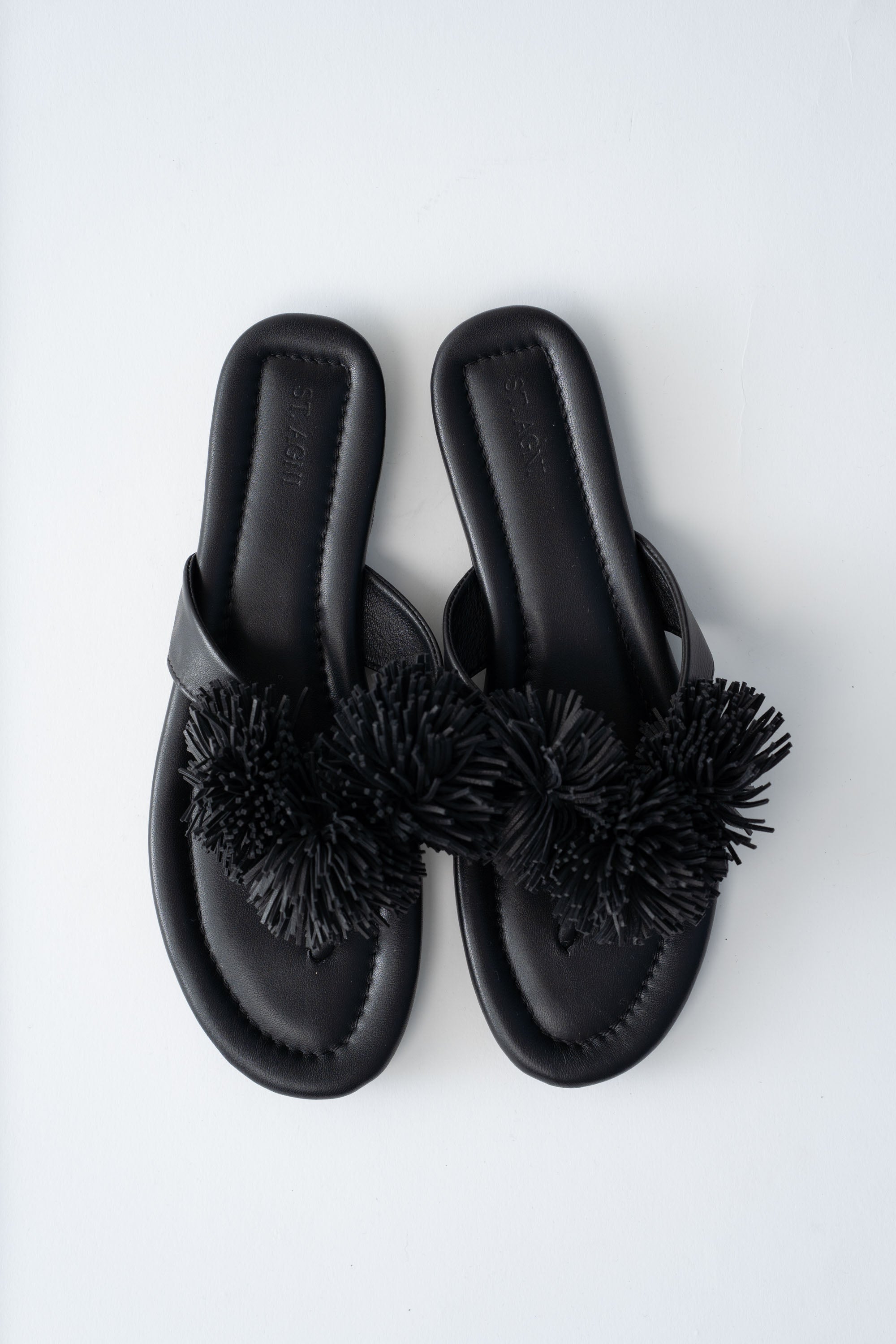St Agni Urchin Slide in Black - close up