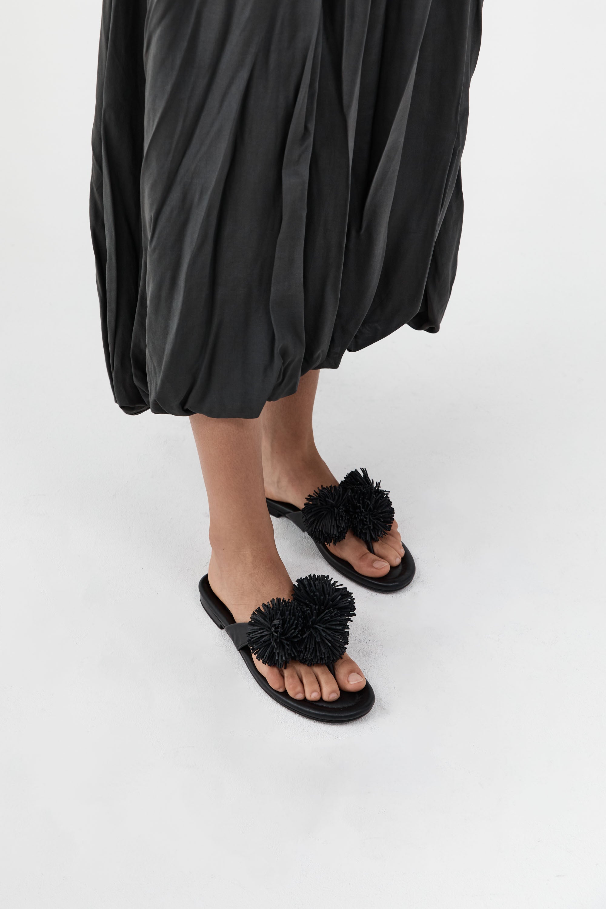 St Agni Urchin Slide in Black - close up