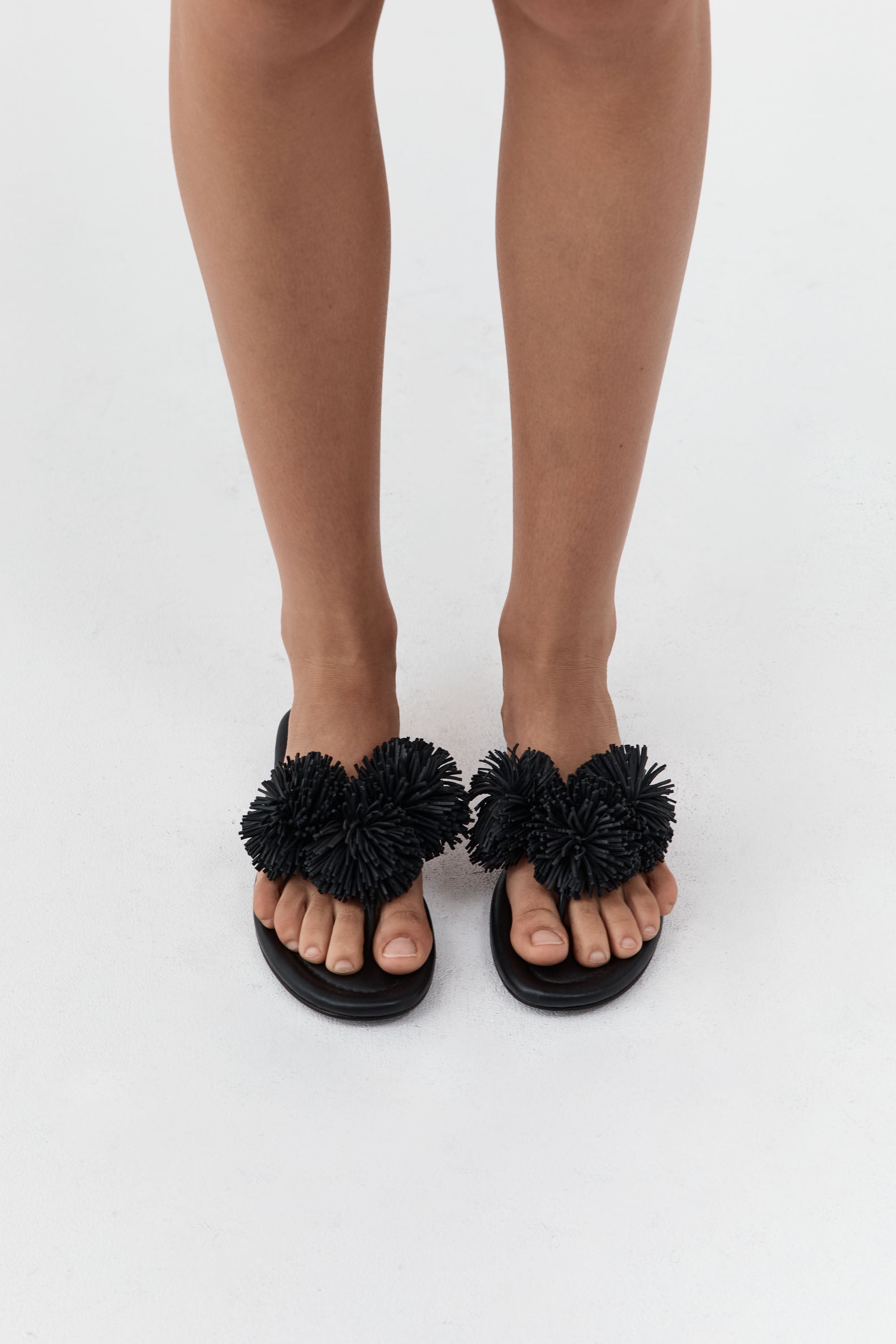 St Agni Urchin Slide in Black - close up