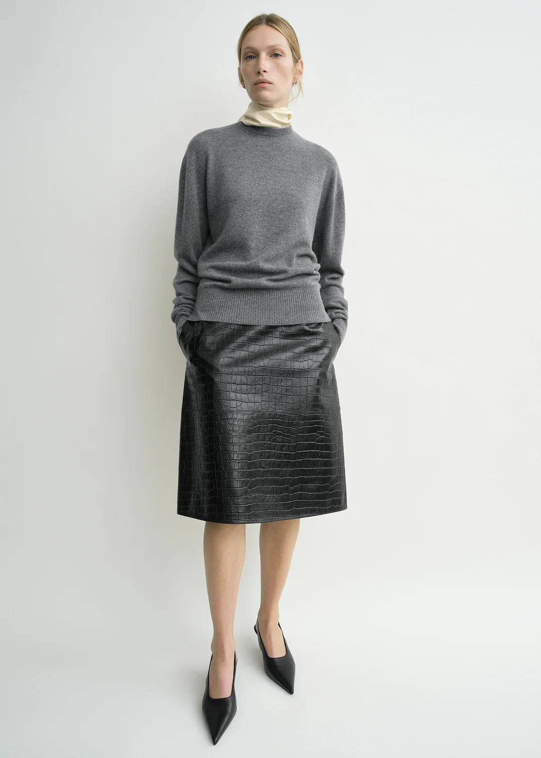 Toteme Classic Cashmere Crew Neck Knit in Mid Grey Melange