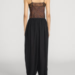 Frame The Silk Balloon Pant in Black - detail view
