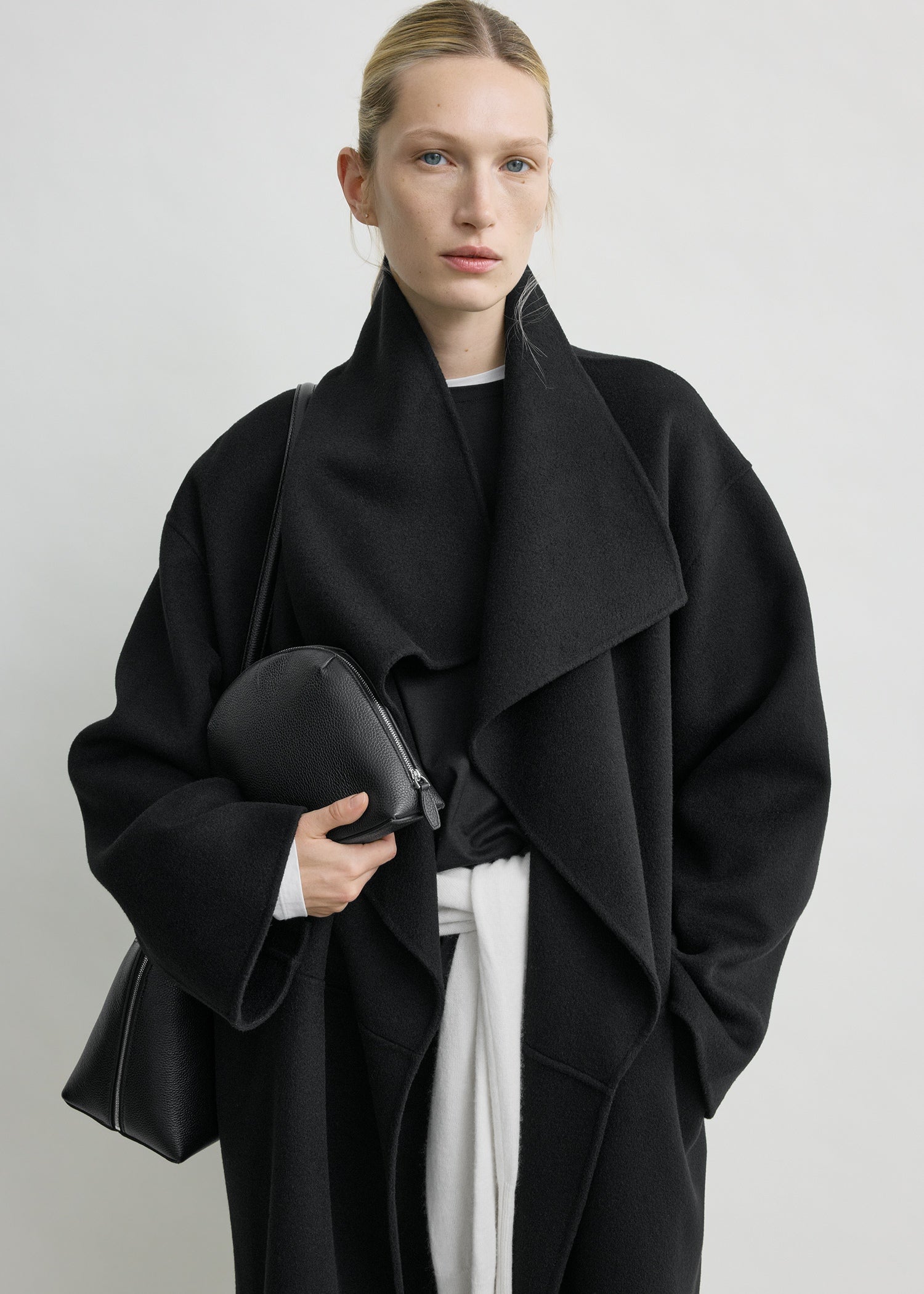 Toteme Signature Double Coat in Black - detail view