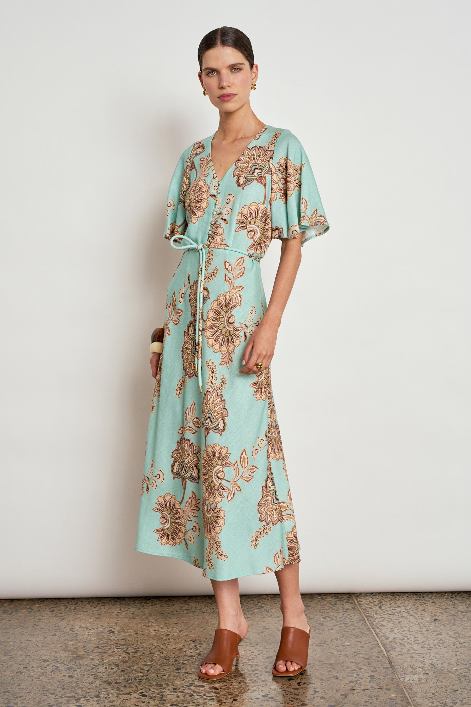 Zoe Kratzmann Premier Dress in Mint Kgari - styled look